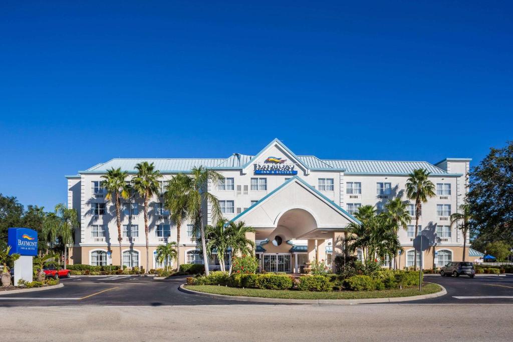 Baymont by Wyndham Fort Myers Airport Main image 1